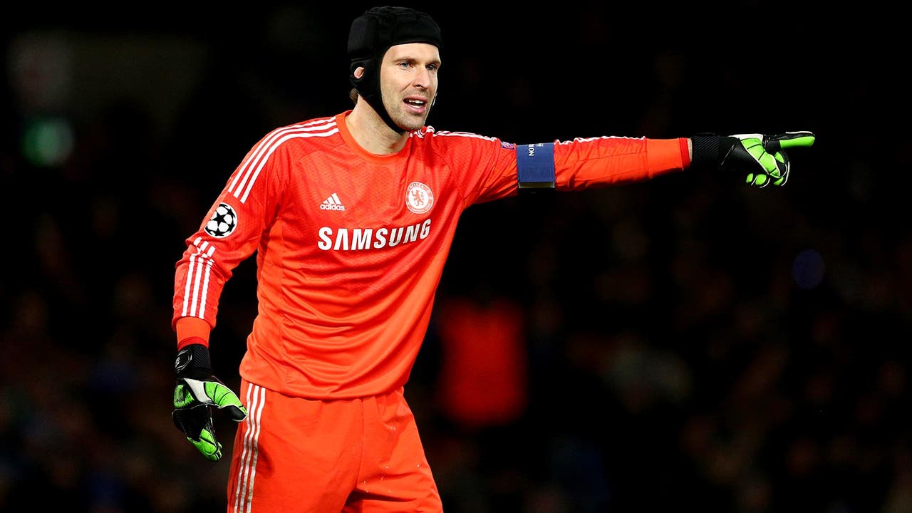 Cech to start in goal against Hull City after Courtois sustains injury